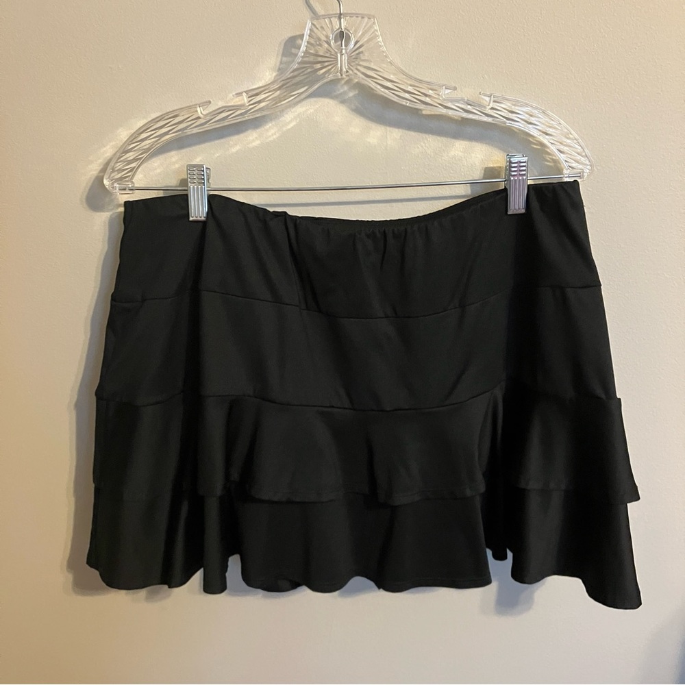Tail "Doubles" Ruffled Tennis Skirt in Black XL